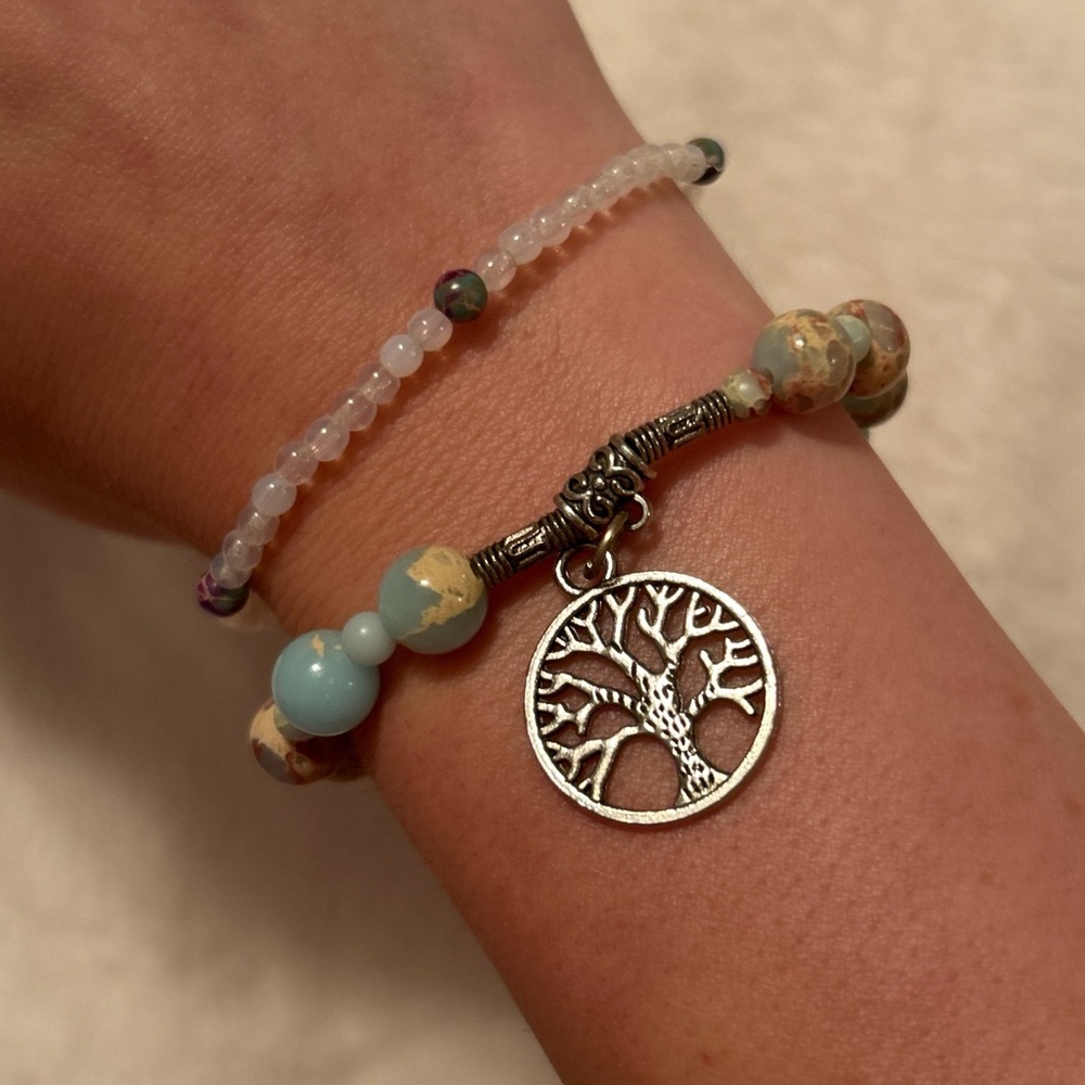 Hand beaded bracelet set🤍🩵